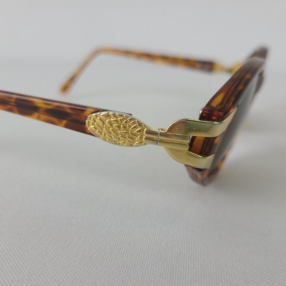 Tortoise Schell Gold Sunglasses - Picture 6 of 6